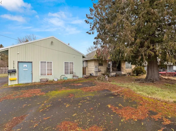 15707 SE Stark St, Portland, OR 97233