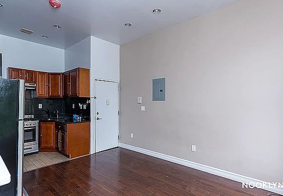3rd image of 800 Mac Donough St #3B