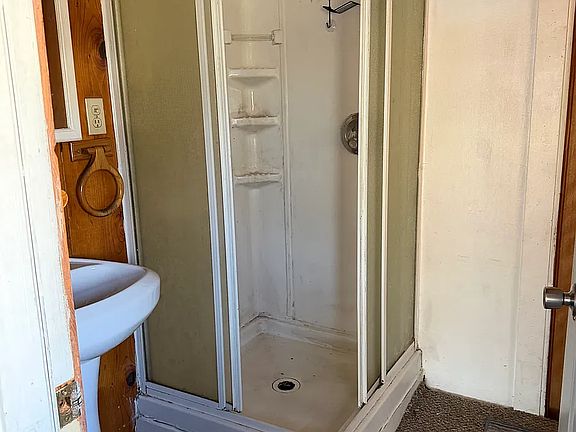 2nd image of 2 Wilton Cir #2
