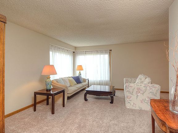 5th image of 1614 Oak Hills Dr