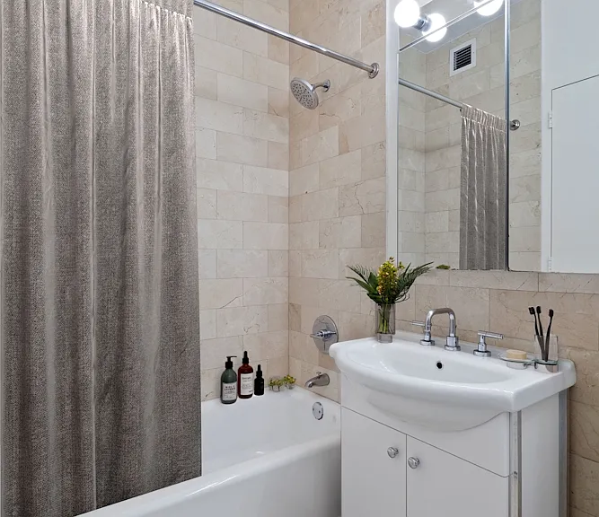 63 Wall St #1815 — Photo 3