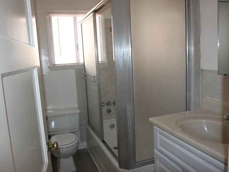 620 E Carson St #C — Photo 10