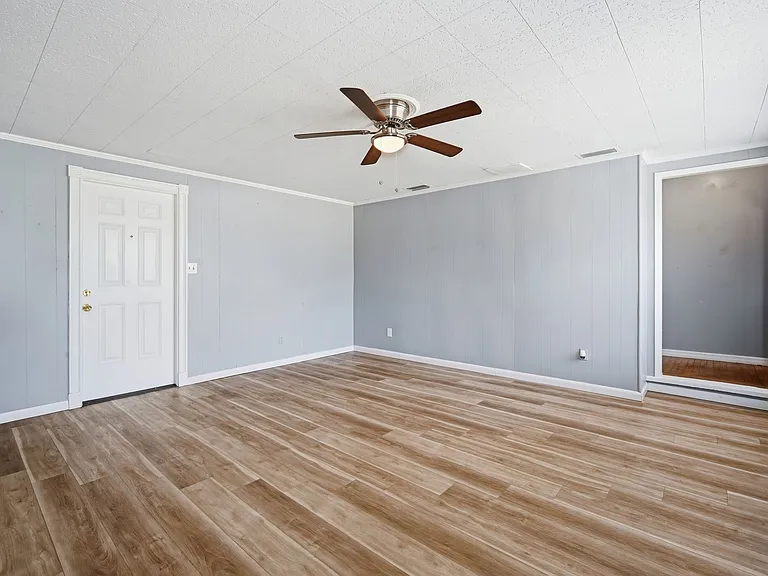 1419 E Jean St — Photo 12
