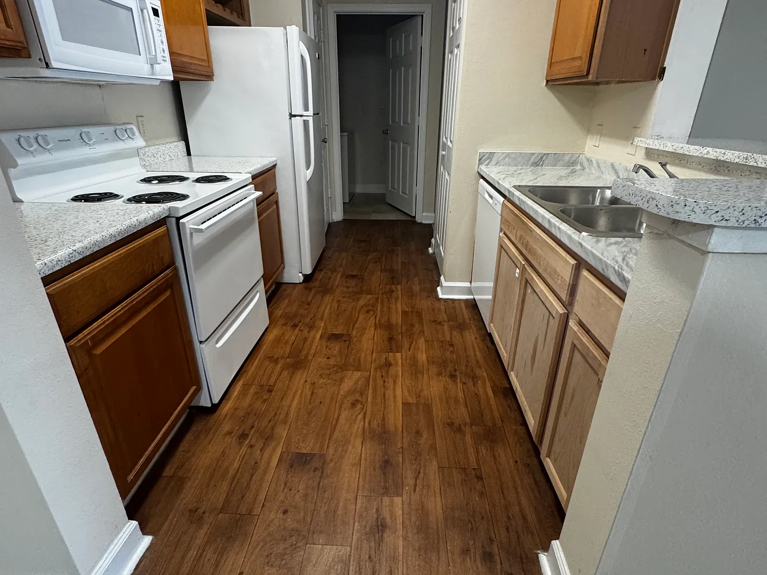 2 bed, 1205 sqft, $1,425 — Photo 2