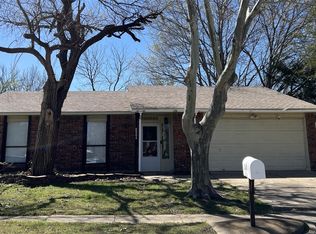 6904 Glenwood Dr, North Richland Hills, TX 76182