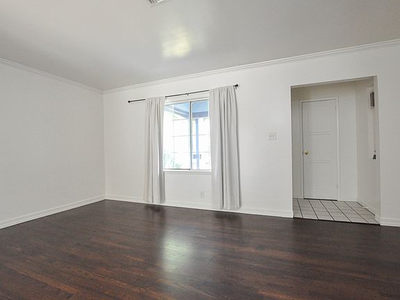 4th image of 615 Lorena Ave