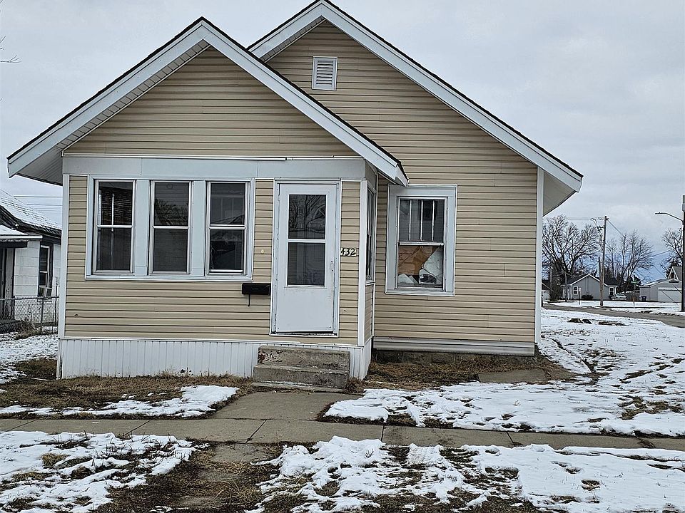 2nd image of 432 Union St
