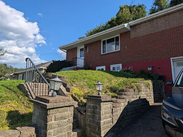 505 Maple St — Photo 2