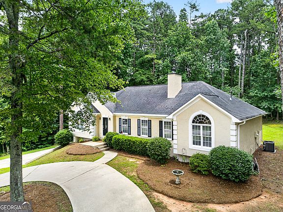 3rd image of 145 Butterfield Ln
