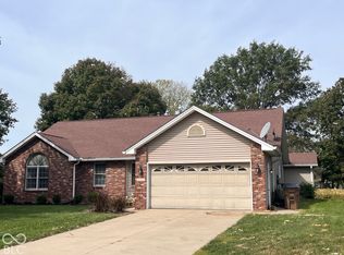 6134 E Sloan Valley Dr, Columbus, IN 47203