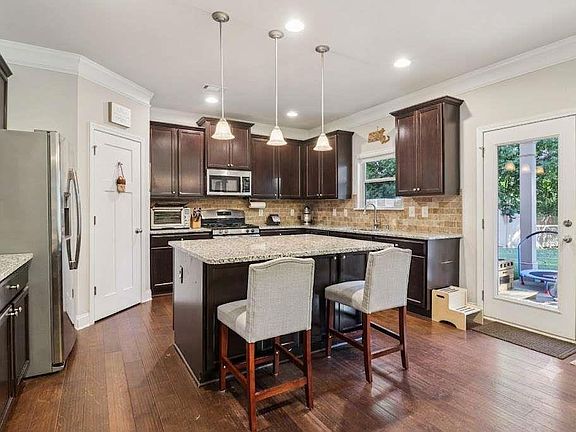 3rd image of 3320 Mulberry Cove Way