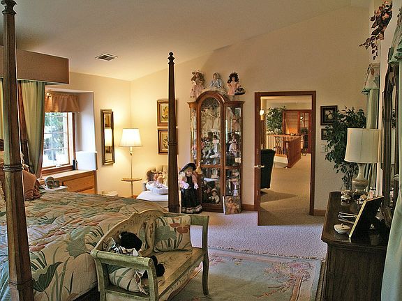 Upstr Master Bedroom