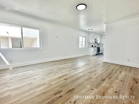 3rd image of 748 N Hudson Ave APT 8