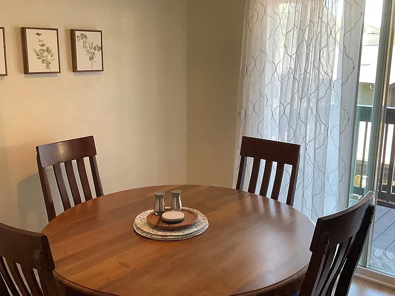 1061 Cedar Ct — Photo 11