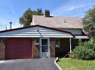 6 Barrel Ln, Hicksville, NY 11801