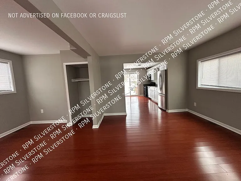 3113 Emmons Ave — Photo 7