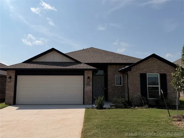 10894 S 271st East Ave, Coweta, OK 74429