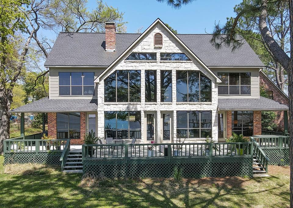 1st image of 105 Misty Glen Cir