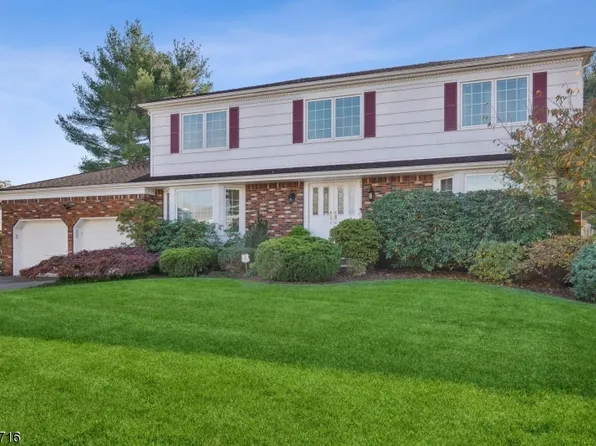 48 Tanglewood Dr, East Hanover Twp., NJ 07936