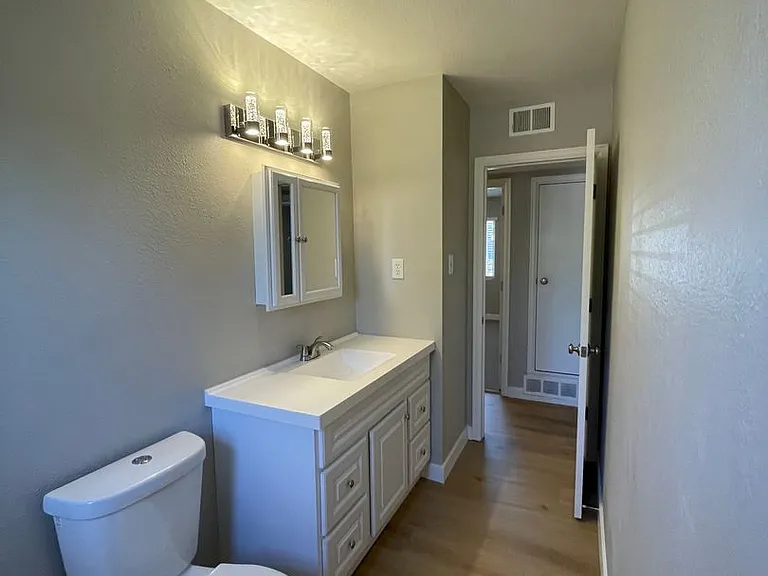 890 Revere St — Photo 15