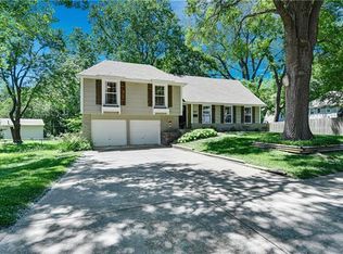 9604 Carter Dr, Overland Park, KS 66212