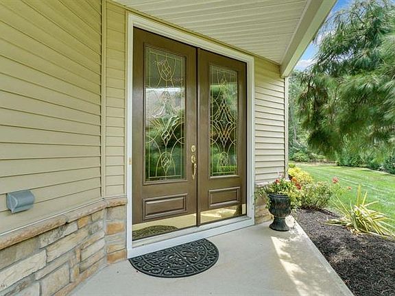 4th image of 168 Enclave Blvd