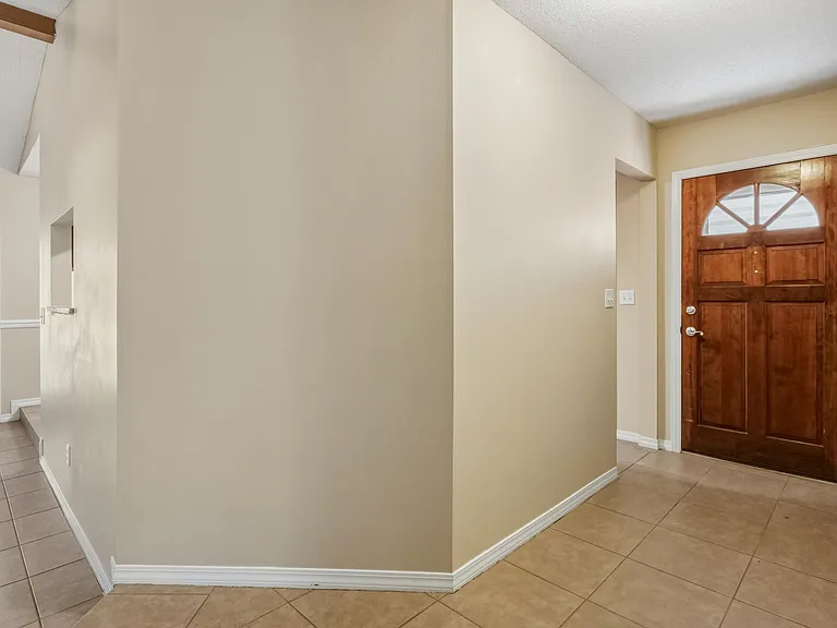 206 Esmond Ct — Photo 11