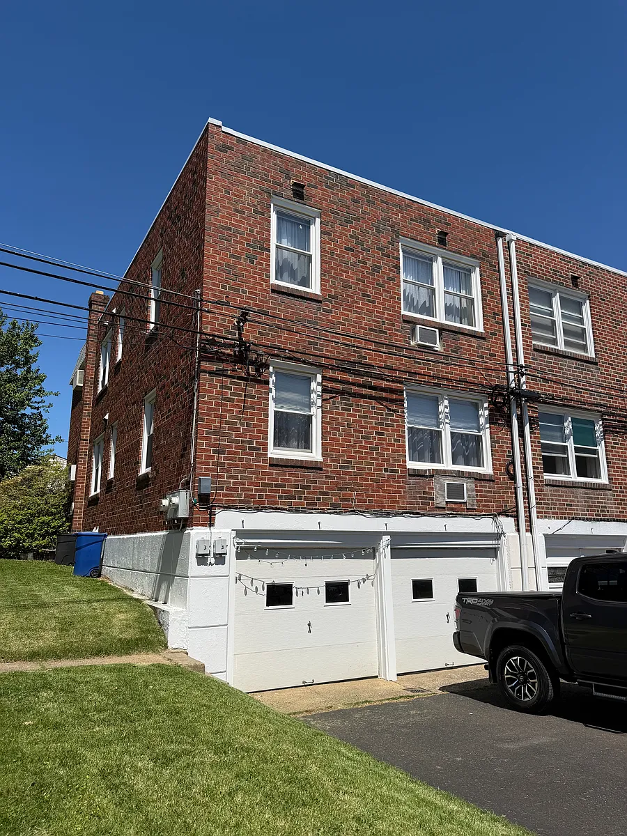 Building Photo - 8125 Ryers Ave #2
