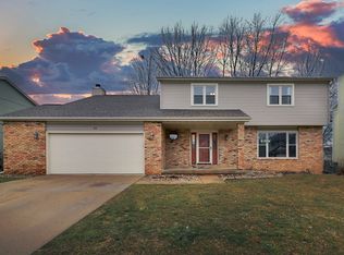 31 Gloucester Cir, Bloomington, IL 61704