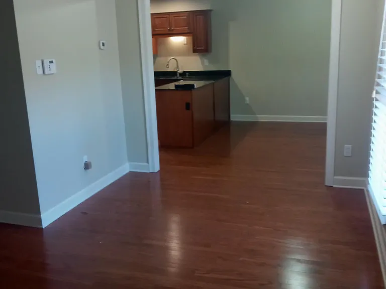 676 Hotchkiss Ln — Photo 6