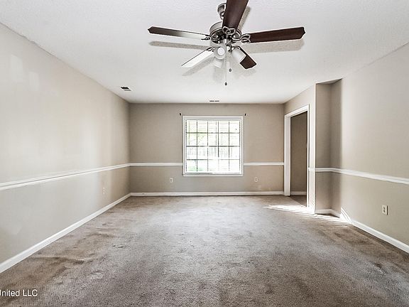 4th image of 6656 Lake Forest Dr N