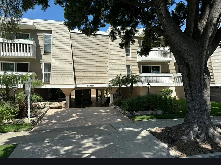 512 E Ave — Photo 1
