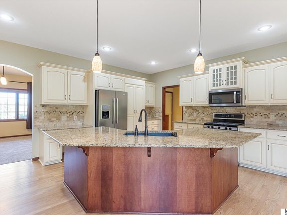 5th image of 17215 Fowler Cir