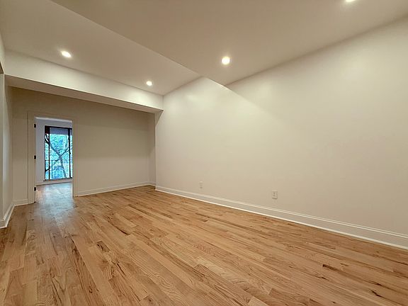 2nd image of 449 W 44th St APT 2G