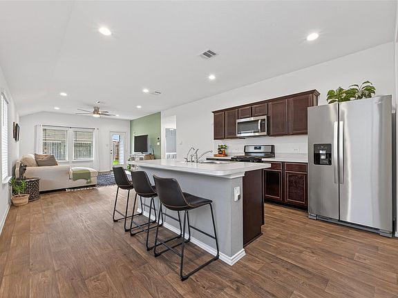 5th image of 14784 Hazel Branch Dr