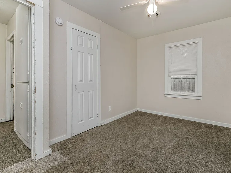 819 N Apache St — Photo 11