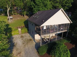 8120 Walnut St SW, Sherrodsville, OH 44675