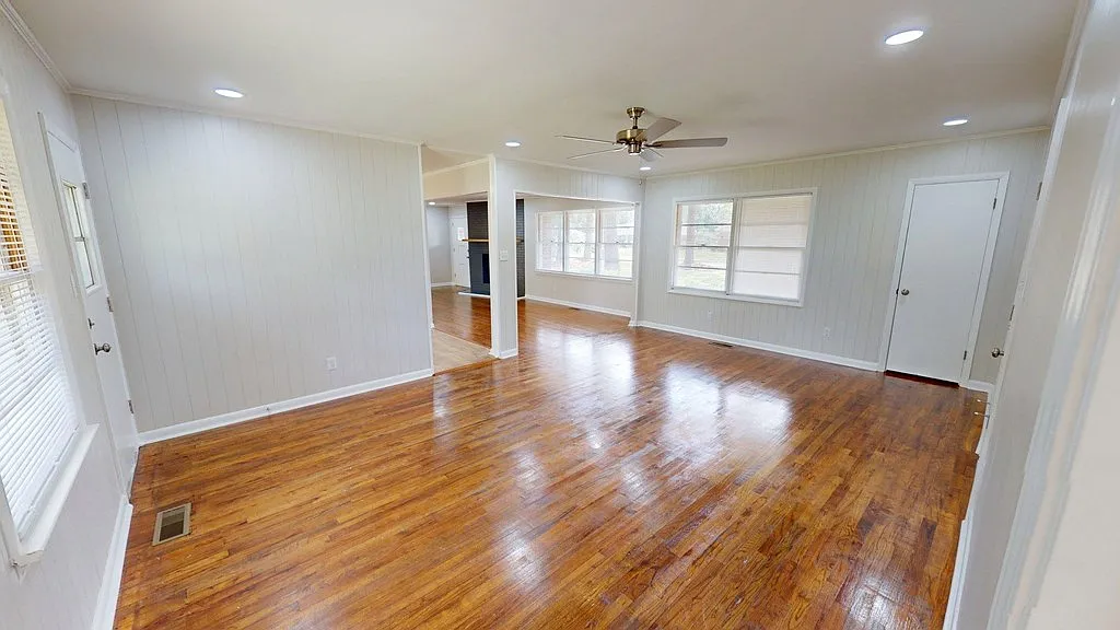 3 bed, 1382 sqft, $2,250 — Photo 4