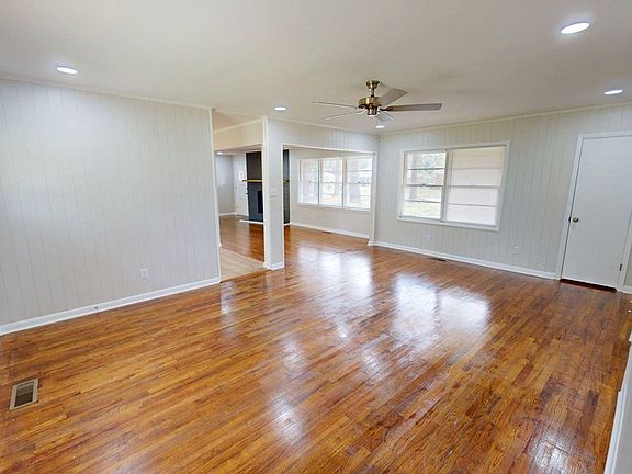 4th image of 1401 Magnolia St
