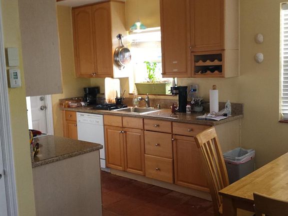 kitchen table & kitchen