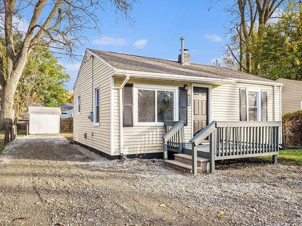 2223 E Parkwood Ave, Burton, MI 48529