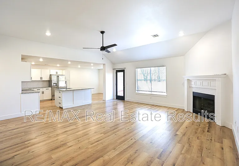 2901 SW 8th St — Photo 5