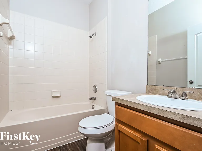 8907 Sandy Plains Dr — Photo 14