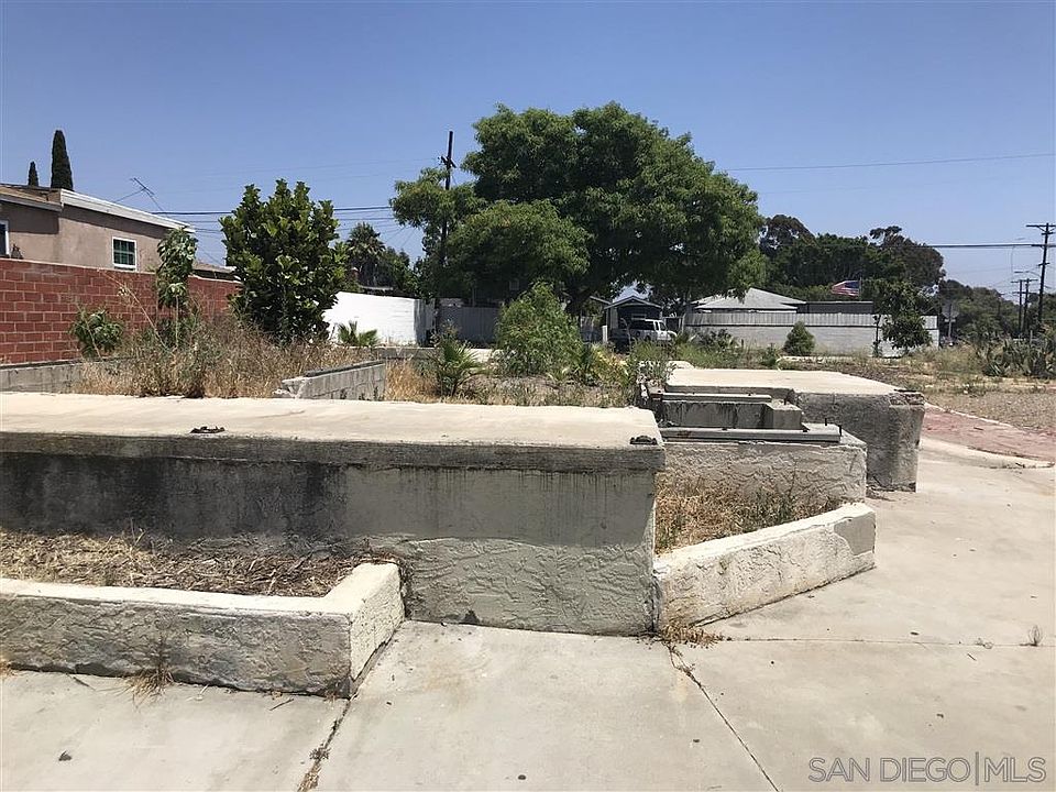 2nd image of 2547 Violet St Lot 12/9-10