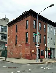 405 Smith Street in Carroll Gardens