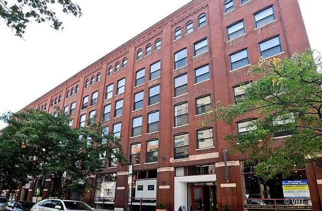 1st image of 225 W Huron St APT 301