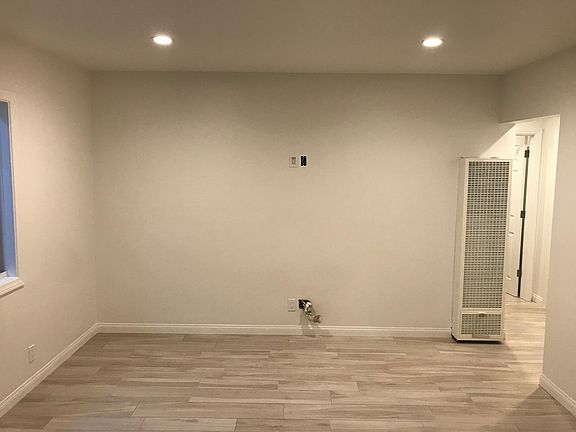 5th image of 1007 S Juanita Ave APT A
