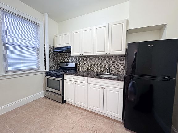 3rd image of 3270 30th St APT 1
