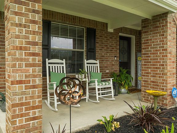 5th image of 2538 Artesia Dr