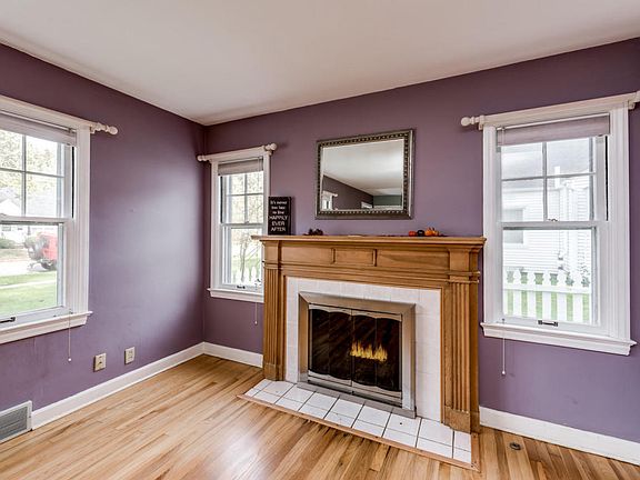 4th image of 1404 Cambridge Dr